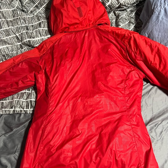 Small women’s Columbia puffer jacket - Picture 3 of 3